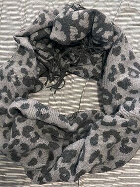 Mark & Graham Gray and Charcoal Leopard Print Knit Scarf